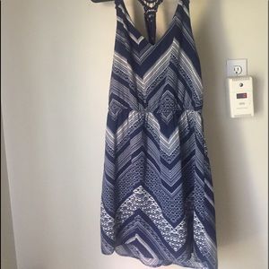 Vanity M crepe marine ethnic pattern with crochet